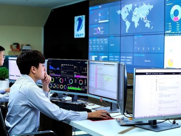 Kẻ khóc, người cười nhận thưởng Tết 2025