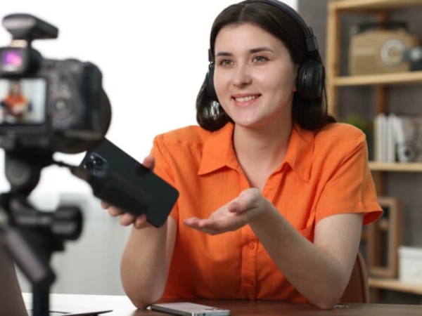 Công ty AI 'tranh nhau' mua video chưa từng đăng lên Intenet: Hàng triệu USD đã chi cho các nhà sáng tạo nội dung, cơ hội kiếm tiền không giới hạn