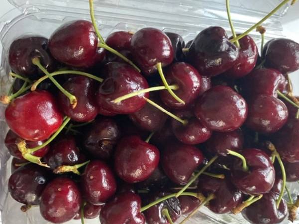 Cherry Chile giá rẻ bất ngờ, nhiều người nghi ngờ hàng Trung Quốc
