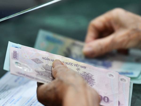 Ngân hàng rao bán lô 27 xe ô tô, giá khởi điểm chỉ vài chục triệu đồng