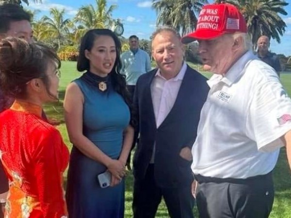 Người phụ nữ 'lạ' đứng cạnh tỷ phú Phương Thảo và ông Donald Trump tuyên bố: Cùng Vietjet mang 64 tỷ USD đầu tư vào Mỹ