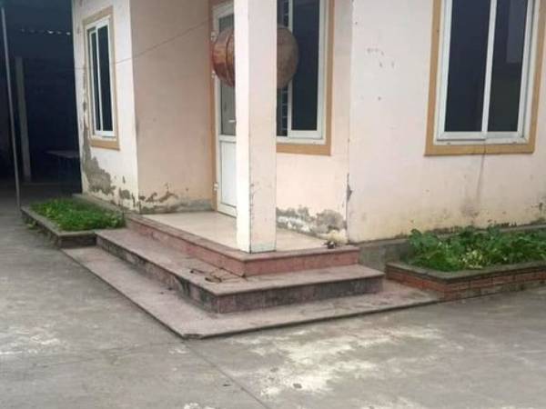 Hủy họp phụ huynh khi bất ngờ phát hiện bảo vệ tử vong trong trường