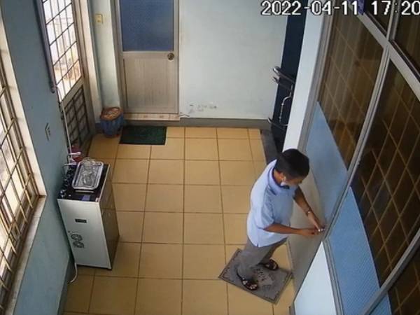 Miễn nhiệm chủ tịch và nữ thành viên HĐQT 'mây mưa' trong phòng làm việc