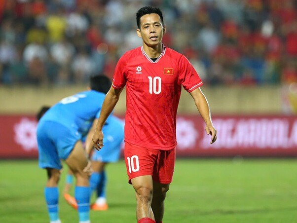 Sau chức vô địch AFF Cup của ĐTVN, ngôi sao nhà bầu Hiển nói lời 'gan ruột' về HLV Kim Sang-sik