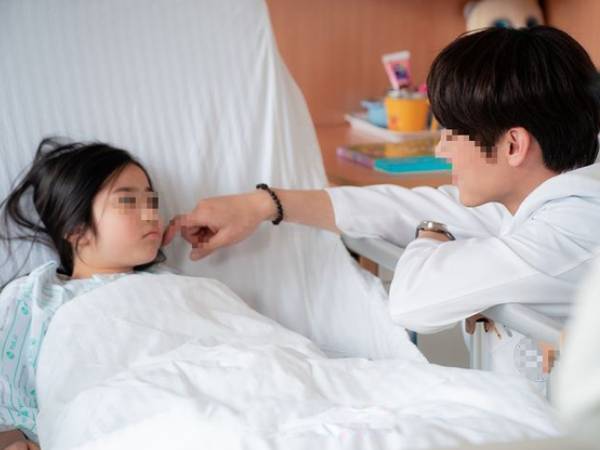 Xót xa bé gái 8 tuổi qua đời vì ung thư thận, tất cả vì kiểu thương con sai lầm…