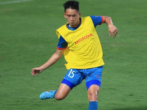 HLV Kim Sang-sik đưa 2 cầu thủ Việt kiều vào kế hoạch cho SEA Games