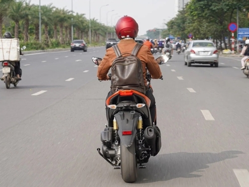 Đi xe máy không biển số bị phạt bao nhiêu?