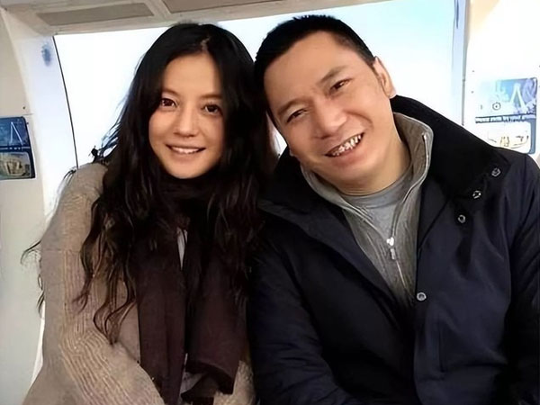 Cbiz sắp hỗn loạn vì scandal cực khủng khiếp của chồng cũ Triệu Vy nổ ra, nàng 'Én nhỏ' đang như ngồi trên đống lửa?