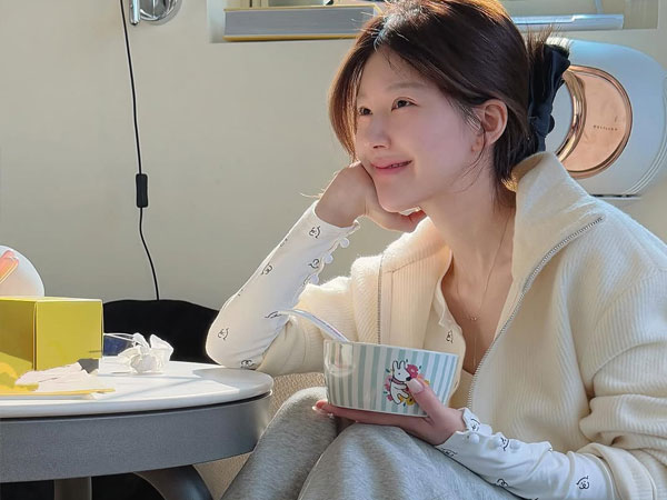 Triệu Lộ Tư xuất hiện trở lại, có hành động gì mà khiến dân mạng ồ ạt tìm kiếm?