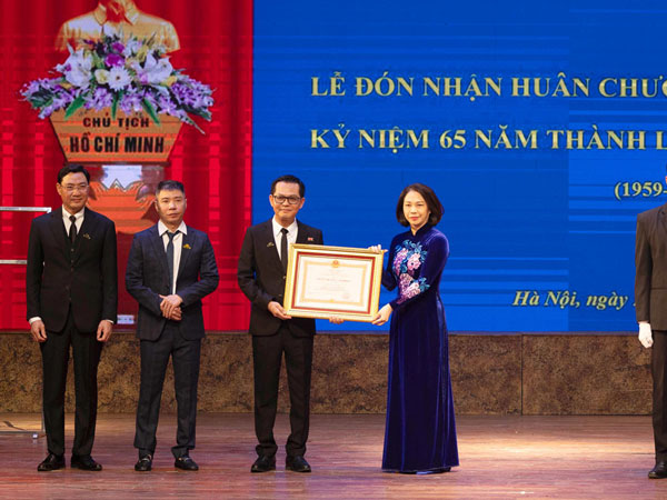 Niềm vui nhân đôi của NSND Trung Hiếu, NSND Công Lý