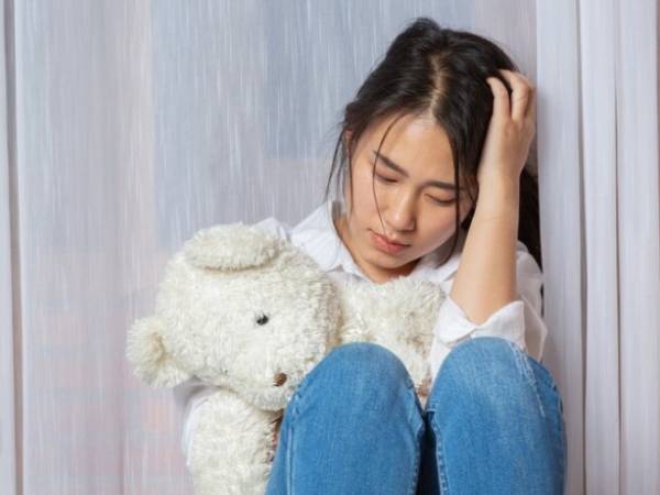 Chồng nhận lương thưởng Tết cao, tôi chưa kịp mừng thì tái mặt khi thấy phần quà anh chuẩn bị cho nhà vợ cũ