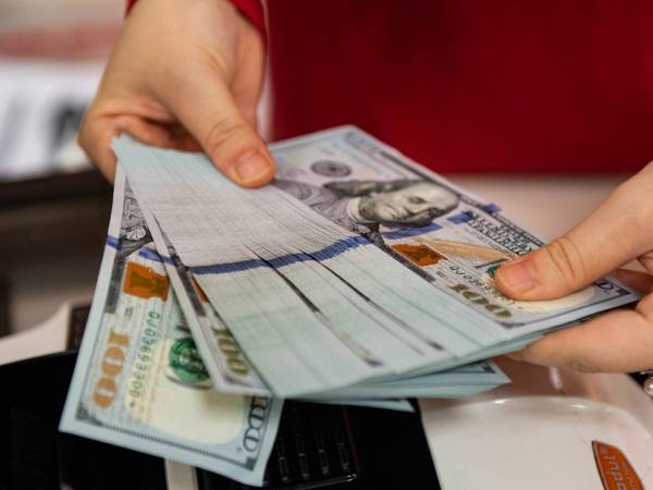 Giá USD ngân hàng lao dốc