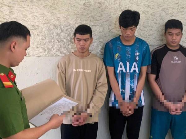Khởi tố 3 bị can đánh nam shipper tử vong