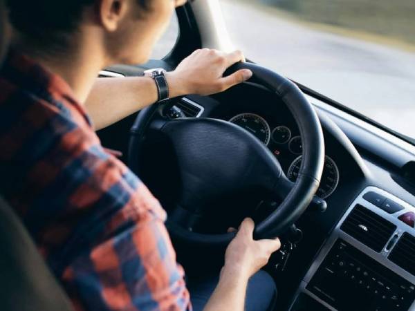 Sự thật chiếc xe sang con trai lái về quê ngày Tết khiến bố mẹ ngã ngửa