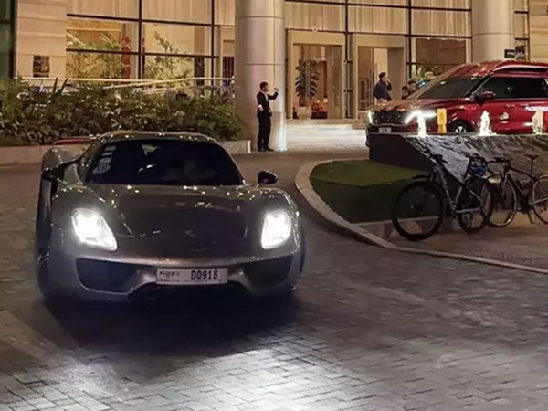 Siêu phẩm Porsche 918 Spyder của tỷ phú USD Việt Nam tái xuất