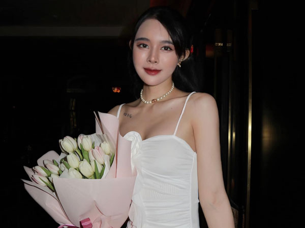 Cô gái được Văn Thanh gọi là 'vợ tôi' trên mạng: Gia thế cực khủng, vóc dáng sexy, kiếm tiền siêu giỏi