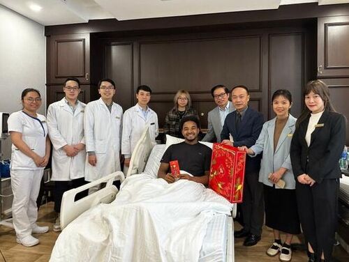 Cầu thủ Nguyễn Xuân Son xuất viện, đón Tết tại Nam Định