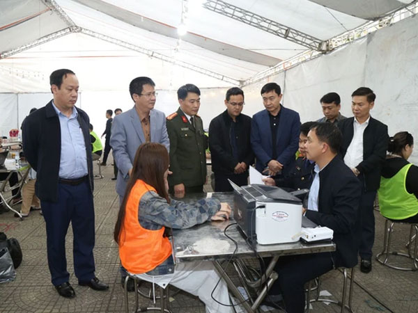 Triệt phá đường dây lừa đảo 'khủng', bắt quản lý cấp cao Phạm Thị Huyền Trang và gần 60 người khác