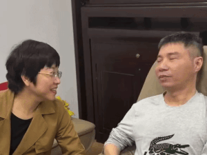 MC Thảo Vân đến thăm NSND Công Lý dịp giáp Tết: Một chi tiết nhỏ nói lên mối quan hệ hiện tại