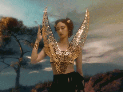 Jennie 'đánh úp' MV mới: Thần thái nữ hoàng áp đảo, loạt tạo hình 'thơm mùi tiền' gây choáng!