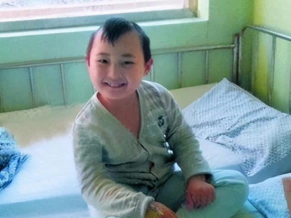 Bi kịch của 'em bé trong tranh Tết' nổi tiếng: Là 'công cụ kiếm tiền' của gia đình, cuối cùng ra đi đau đớn vì câu nói 12 chữ của mẹ
