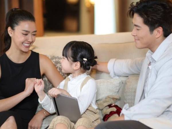 Sáng Mùng 2 Tết, chồng dẫn về một đứa bé, con lên tiếng gọi 'mẹ ơi' mà tôi vỡ òa trong hạnh phúc