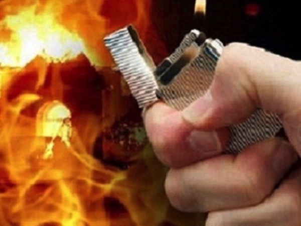 Điều tra vụ con trai đổ xăng đốt nhà làm mẹ ruột bị bỏng nặng