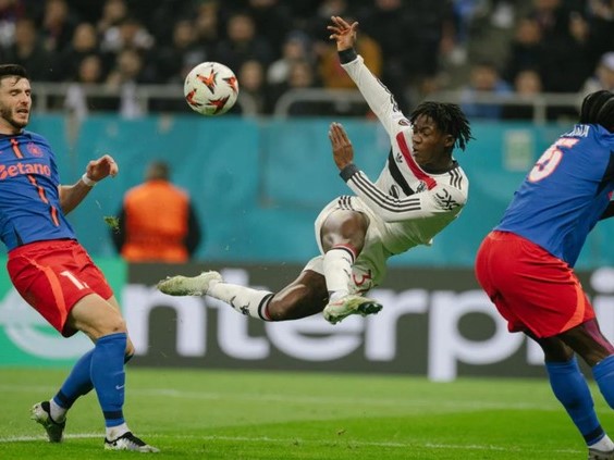 Sao trẻ lập công, Man United thẳng tiến Europa League