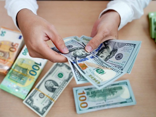 Dự báo mới nhất về lãi suất, giá USD sau Tết