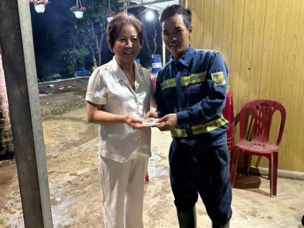 Vụ con gái vứt nhầm kim cương 1 tỷ của mẹ: Chủ nhân đã dập tắt hy vọng khi nhìn thấy núi rác trước mặt
