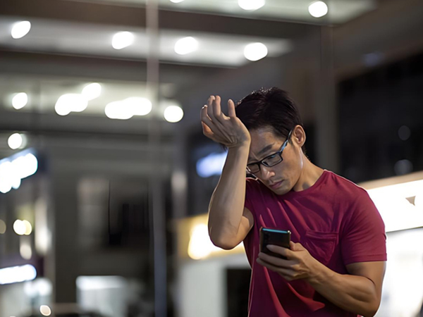 Người đàn ông nhặt được 18 triệu đồng liền trả lại, mấy ngày sau bị người đánh rơi khởi kiện, tòa án tuyên bố: Anh phải trả thêm 51 triệu đồng