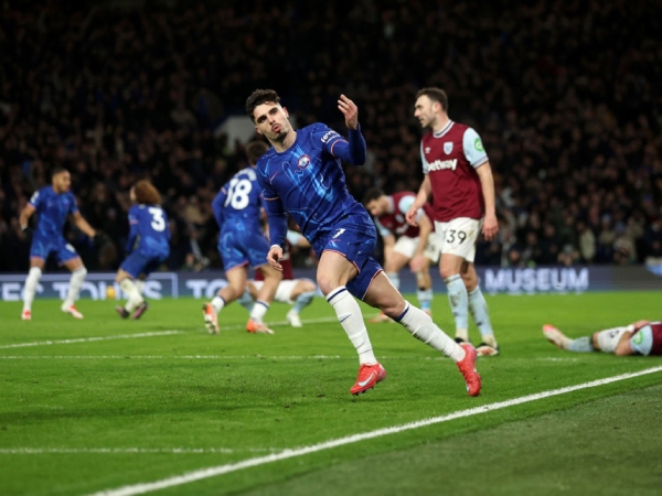 Chelsea ngược dòng đánh bại West Ham
