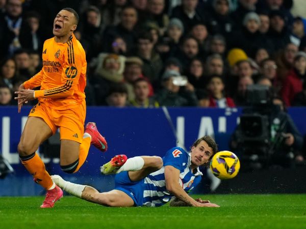 Vụ Mbappe bị chơi xấu: Real Madrid tổng 'tấn công' trọng tài và RFEF