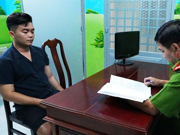 Bắt 2 thanh niên sát hại dã man người chuyển giới, cướp tiền vàng