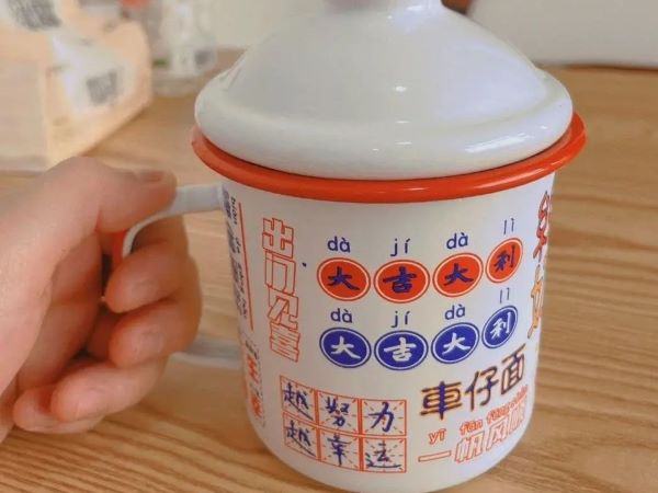 Nước đựng trong 6 loại cốc này thì đừng dại mà uống: Ảnh hưởng sức khỏe còn 'mời gọi' ung thư!