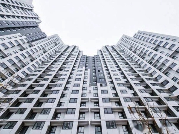 Người đàn ông mua căn hộ 21 tỷ đồng nhưng chủ cũ không chịu dọn đi: Tòa án khẳng định anh không có quyền đuổi họ