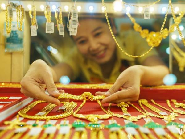 Có nên mua vàng ngày vía Thần Tài, chọn SJC, vàng nhẫn hay loại nào?