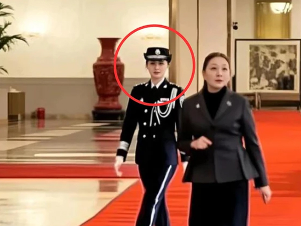 Nữ vệ sĩ tháp tùng Thủ tướng Thái Lan gây sốt vì vẻ ngoài quá xinh đẹp: Thần thái như bước ra từ trong truyện