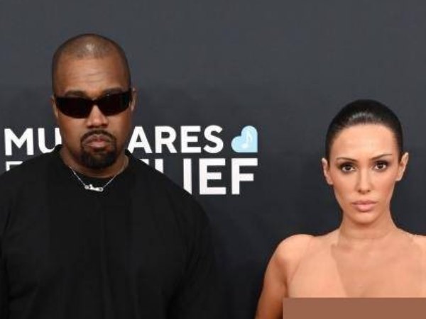 Kẻ hưởng lợi sau màn khỏa thân làm lu mờ giải Grammy