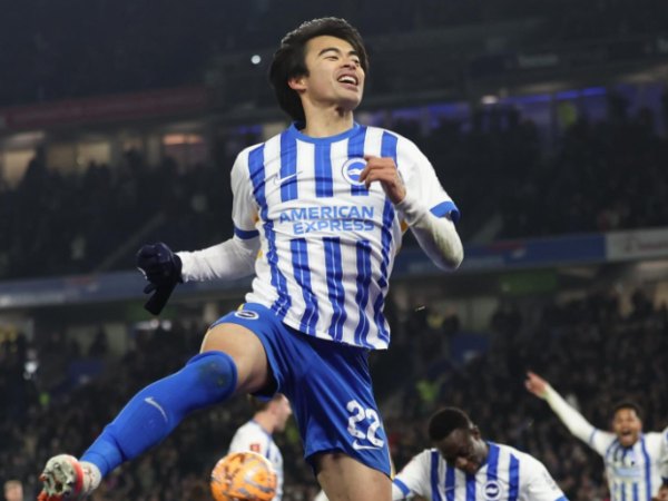 Mitoma hóa người hùng, Brighton loại Chelsea khỏi FA Cup