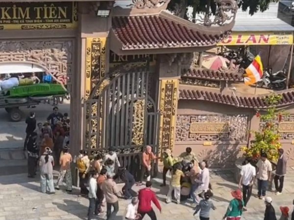 Diễn biến mới vụ 50 người dàn cảnh cướp, đánh 1 gia đình đi chùa