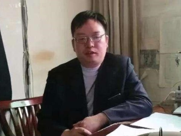 Thần đồng đỗ thủ khoa đại học danh giá top đầu năm 17 tuổi nhưng lại về quê làm bảo vệ, lương tháng 7 triệu đồng vẫn bằng lòng