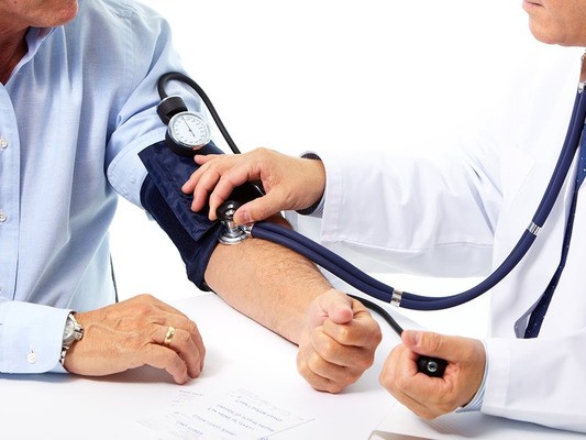 Kiên trì chạy bộ, uống trà, người đàn ông 55 tuổi bị suy thận nặng: Cảnh báo của bác sĩ khiến nhiều người phải thay đổi thói quen