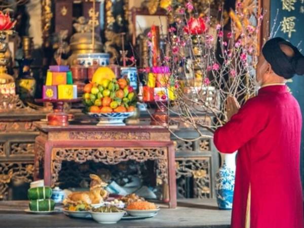 Khung giờ đẹp nhất để lên hương ngày rằm tháng Giêng Ất Tỵ 2025