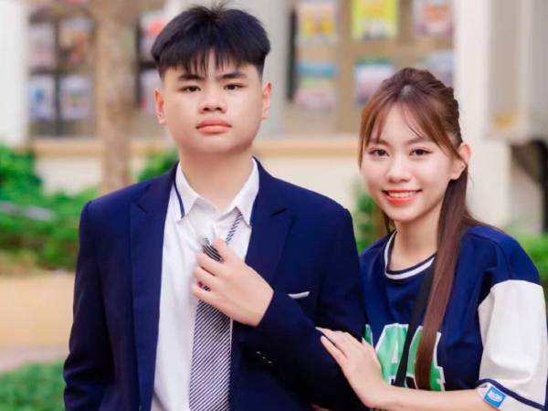 Bức ảnh 'mẹ 40 - con 15' khiến nhiều người không tin vào mắt mình, chính chủ tiết lộ thêm nhiều tình tiết oái ăm