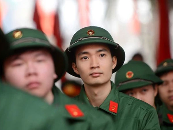 Trốn nghĩa vụ quân sự năm 2025 có thể bị phạt đến 75 triệu đồng, bị xử lý hình sự