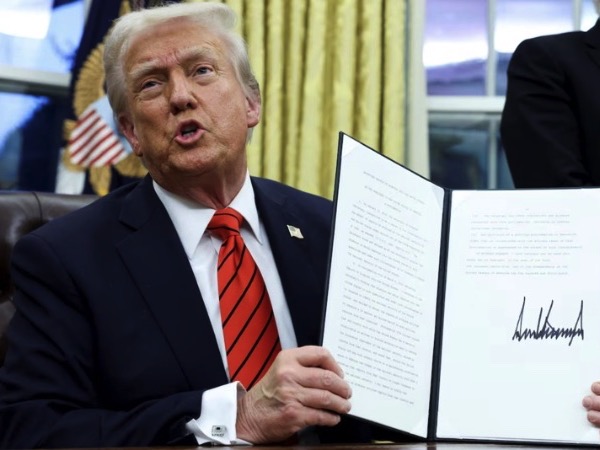 Ông Trump áp thuế quan 25% lên nhôm và thép, tuyên bố sắp có thêm thuế quan mới