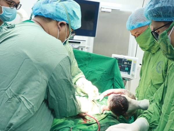Bàng hoàng nhận tin dữ mắc ung thư ở tuổi 27 khi đang mang thai con đầu lòng