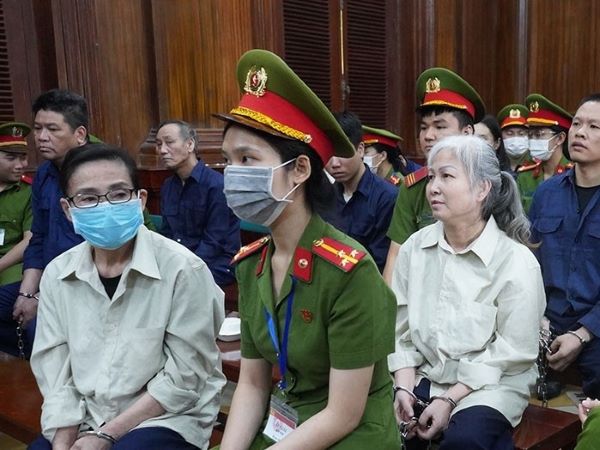 Một bị cáo trong đường dây ma túy Oanh 'Hà' tử vong ngay sau khi tòa tuyên án