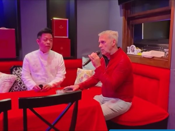 Quang Lê bị chỉ trích vì nhận tỷ phú Mỹ là anh rể